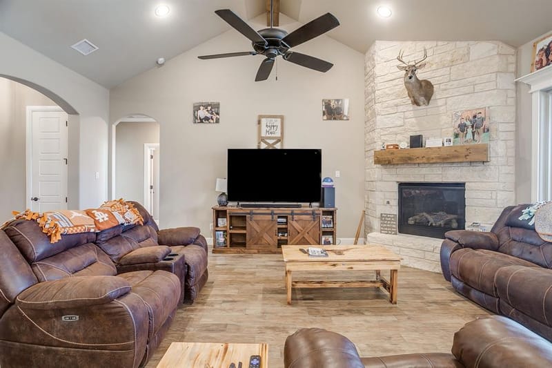 8032 County Road 1006, Godley TX 76044 - Photo 7