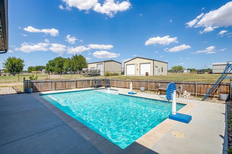 8032 County Road 1006, Godley TX 76044 - Photo 31
