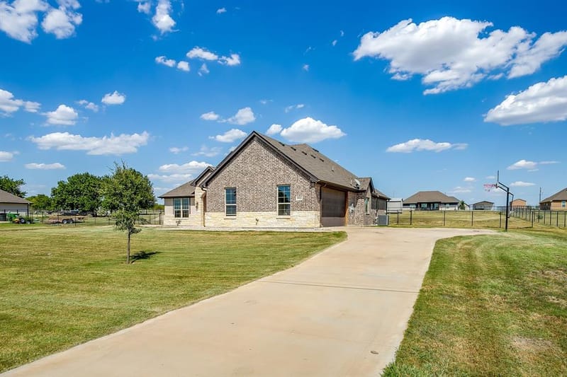 8032 County Road 1006, Godley TX 76044 - Photo 4