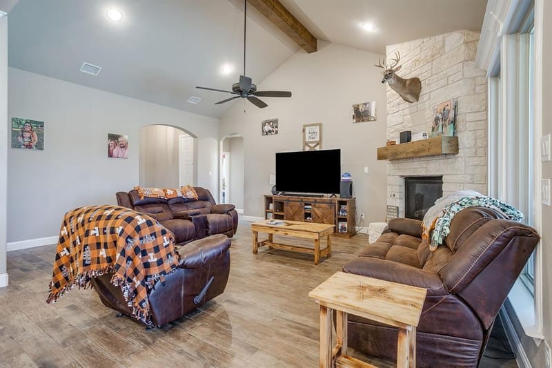 8032 County Road 1006, Godley TX 76044 - Photo 8