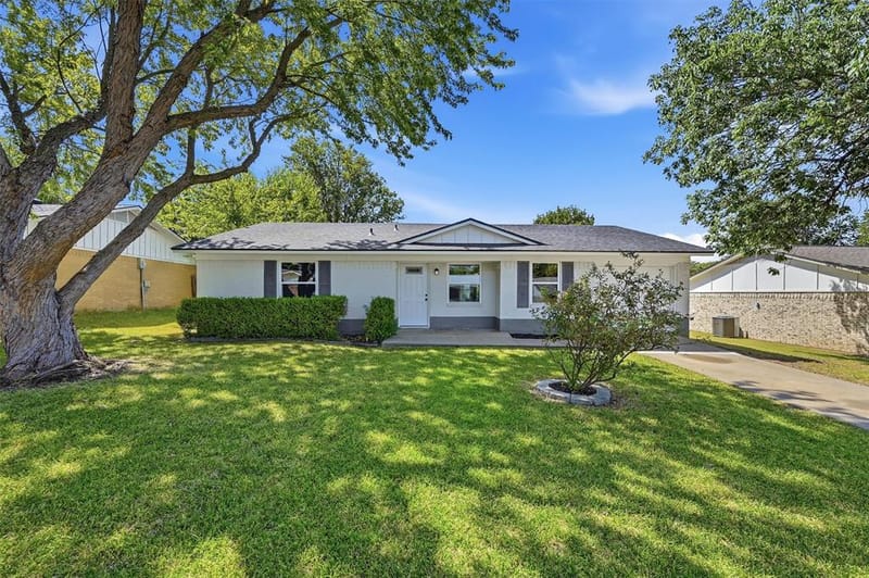 402 Kansas Street, Sherman TX 75090 - Photo 2