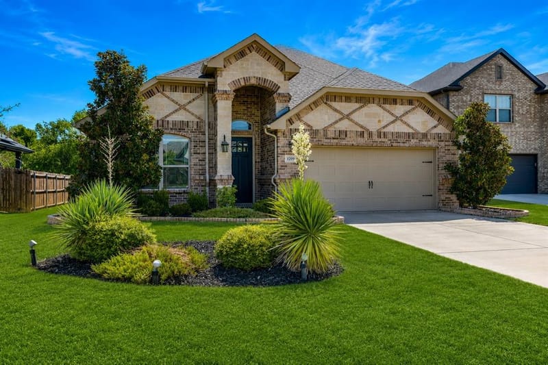 1209 Rushmore Drive, Burleson TX 76028 - Photo 2