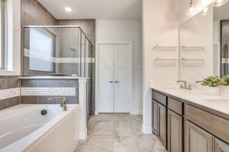 1209 Rushmore Drive, Burleson TX 76028 - Photo 17