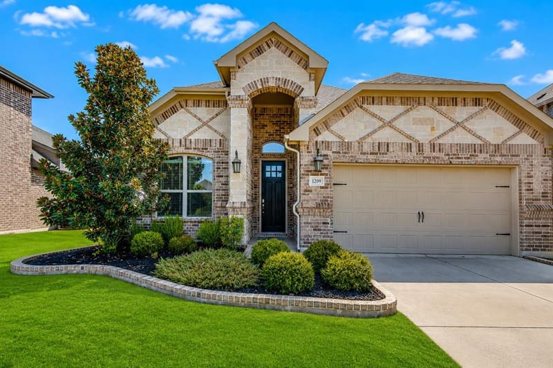 1209 Rushmore Drive, Burleson TX 76028
