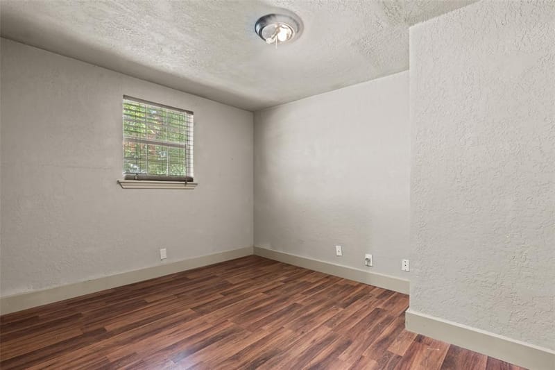 417 N Birch Street, Springtown TX 76082 - Photo 23