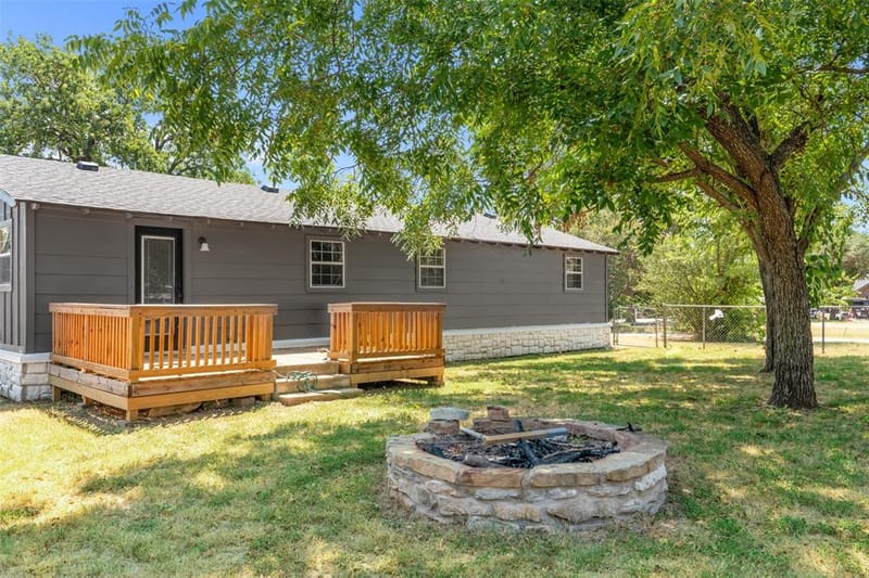 417 N Birch Street, Springtown TX 76082 - Photo 34