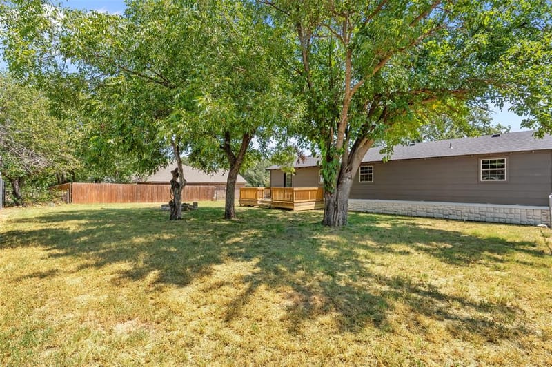 417 N Birch Street, Springtown TX 76082 - Photo 35