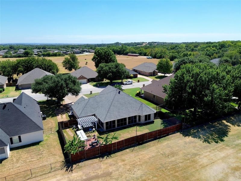 118 Golfers Way, Azle TX 76020 - Photo 34