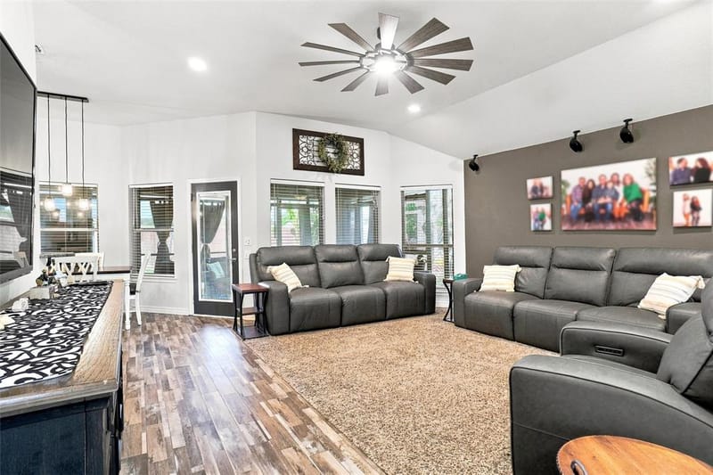 118 Golfers Way, Azle TX 76020 - Photo 18