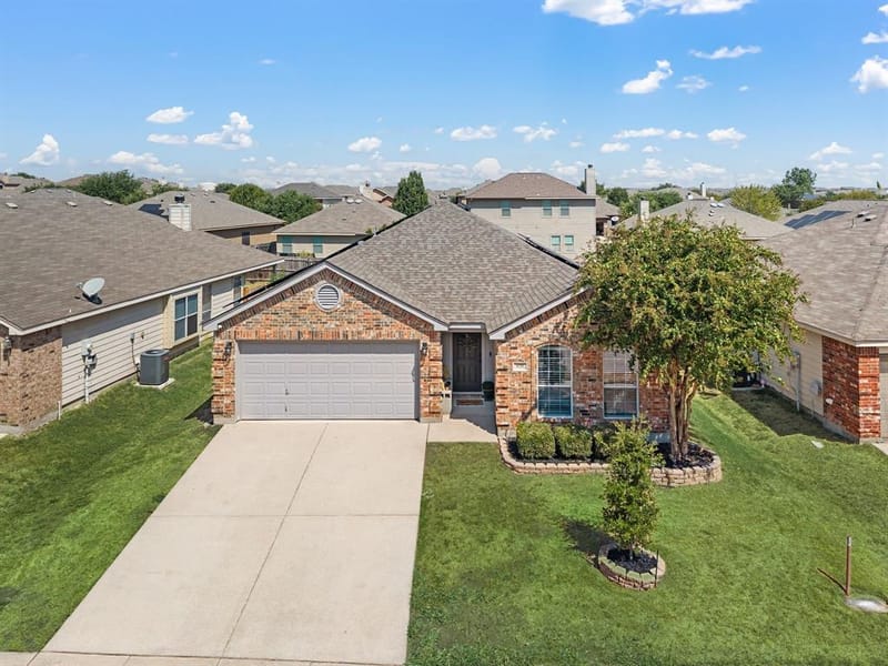 628 Poncho Lane, Fort Worth TX 76052