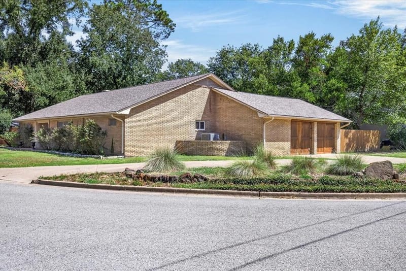 726 Mulberry Drive, Athens TX 75751 - Photo 3