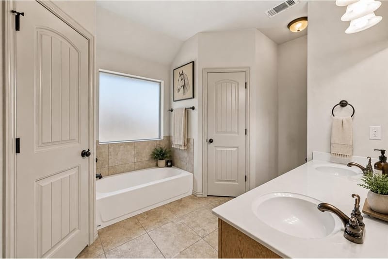 1245 Newcastle Drive, Weatherford TX 76086 - Photo 8