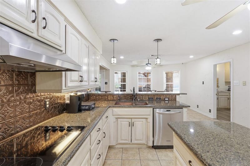 128 Oakwood Court, Lakeside TX 76135 - Photo 11