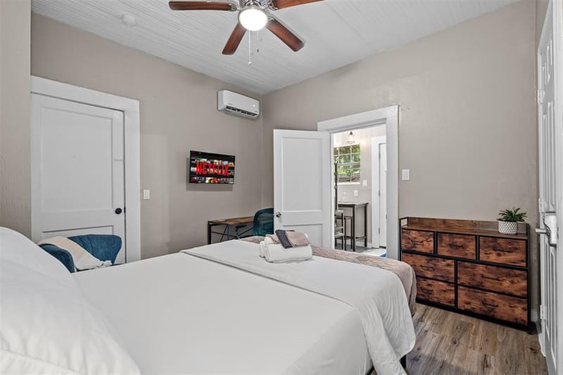 719 Melba Street, Dallas TX 75208 - Photo 12