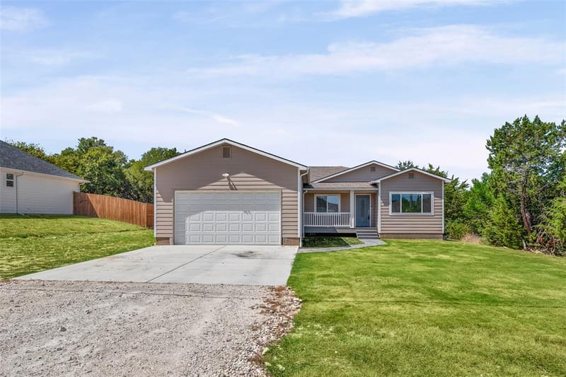 5908 Collins Court, Granbury TX 76048 - Photo 3