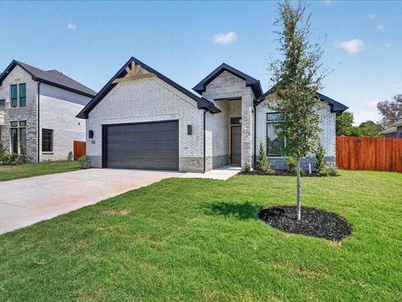 118 Emma Street, Red Oak TX 75154
