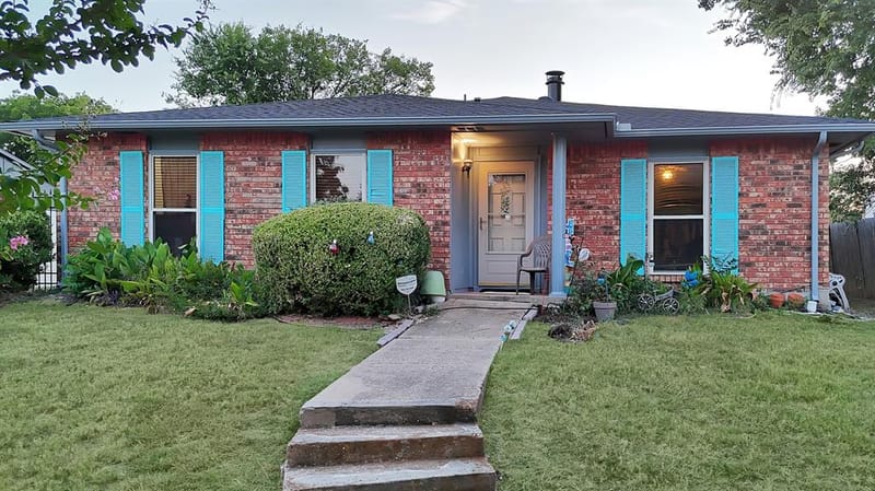 241 S Young Boulevard, DeSoto TX 75115