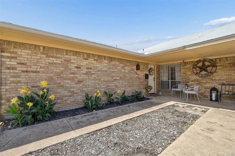 2903 Country Place Court, Carrollton TX 75006 - Photo 3