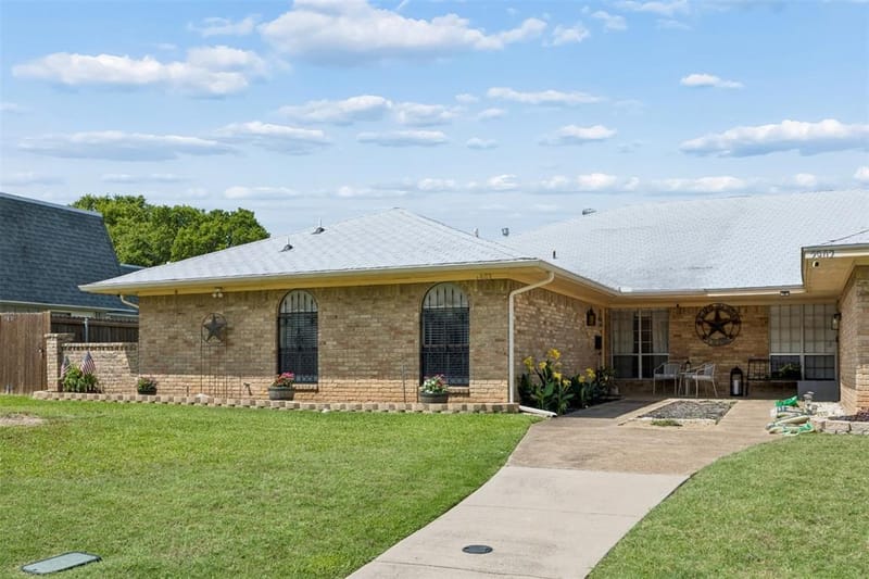 2903 Country Place Court, Carrollton TX 75006