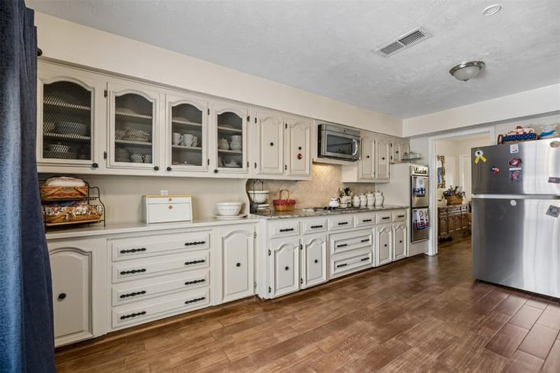 2903 Country Place Court, Carrollton TX 75006 - Photo 9