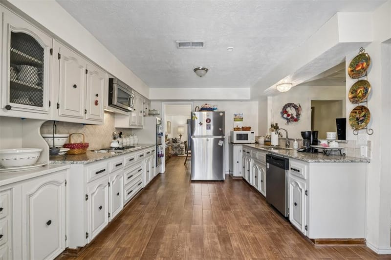 2903 Country Place Court, Carrollton TX 75006 - Photo 8
