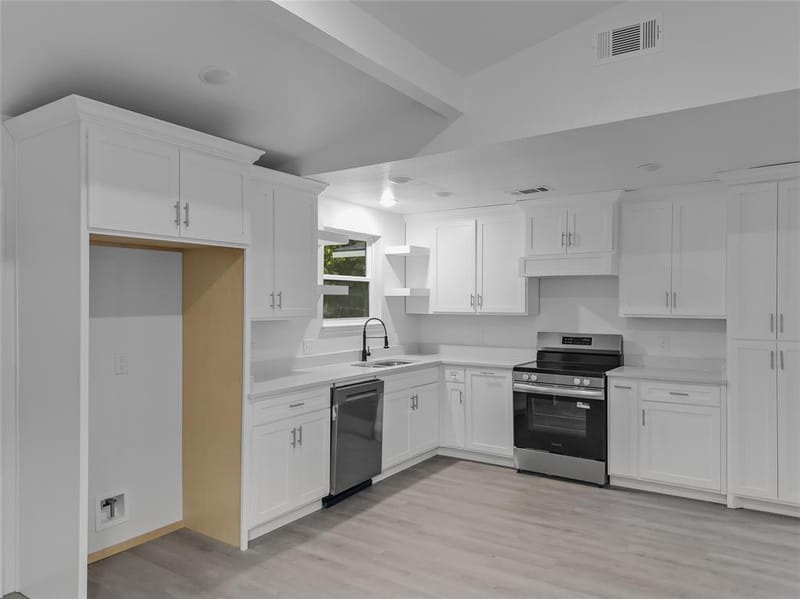 1411 Swiss Street, Arlington TX 76010 - Photo 7