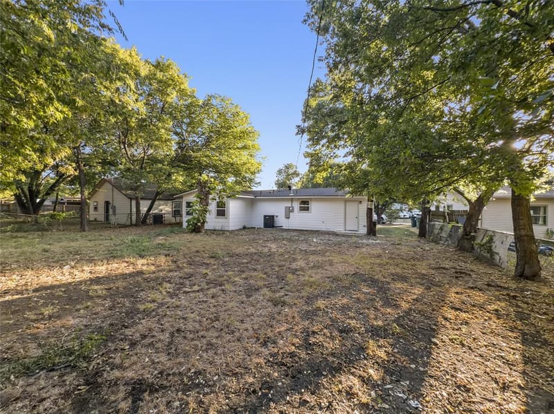 1411 Swiss Street, Arlington TX 76010 - Photo 18