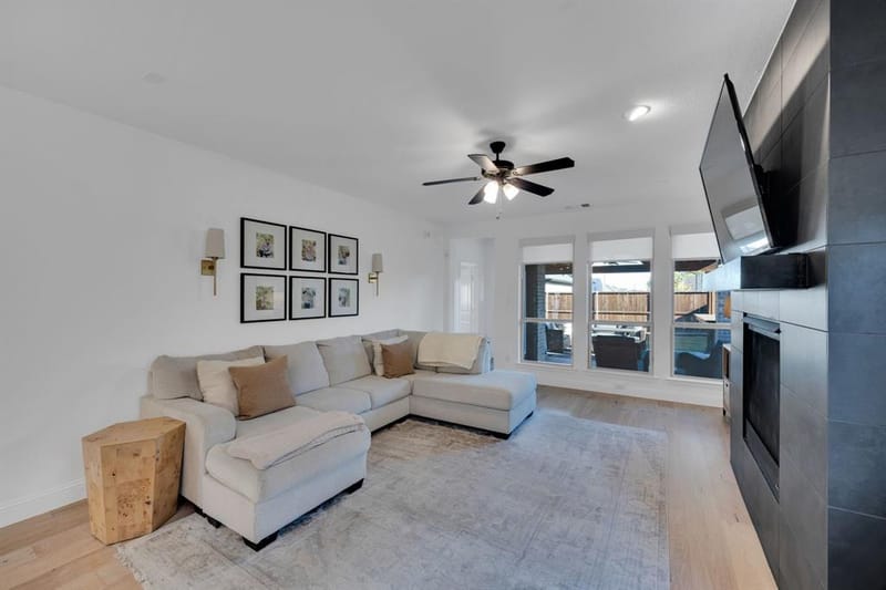 1749 Dartmoor Drive, Carrollton TX 75010 - Photo 9