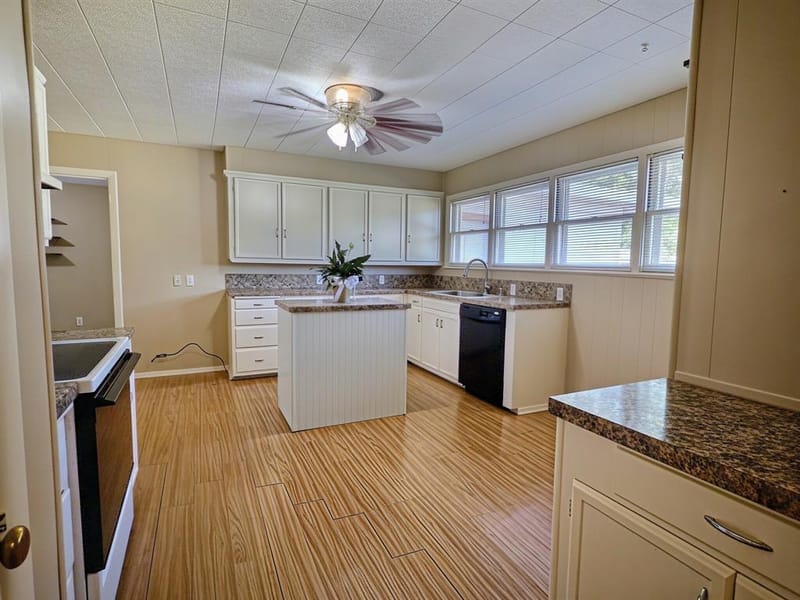 2207 4th Street, Brownwood TX 76801 - Photo 9