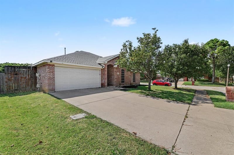 3820 Willowick Circle, Denton TX 76210 - Photo 2