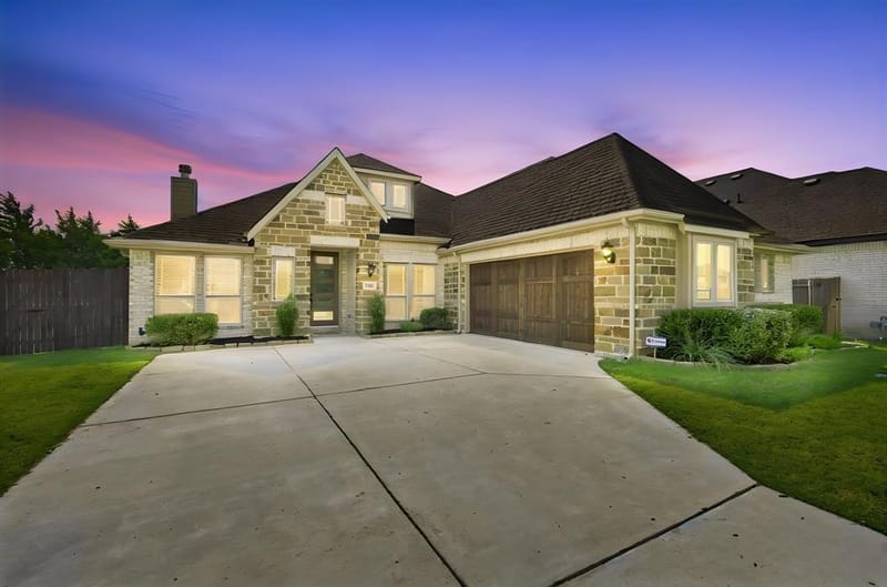 1738 Summer Lane, Midlothian TX 76065