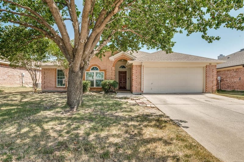 540 Cambridge Drive, Saginaw TX 76179