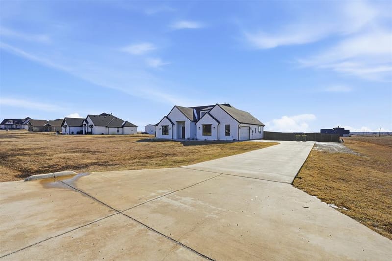 8410 County Road 301, Grandview TX 76050 - Photo 6
