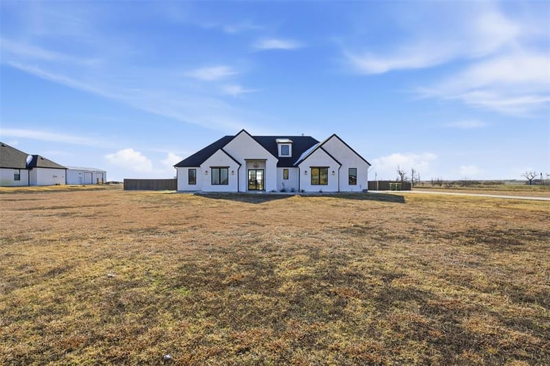 8410 County Road 301, Grandview TX 76050 - Photo 9