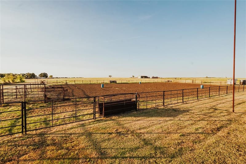 246 Hcr 1450 N, Covington TX 76636 - Photo 26