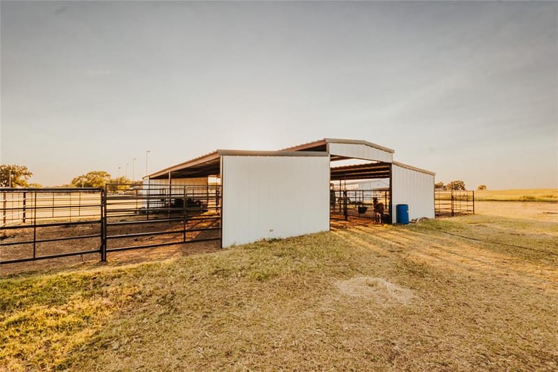 246 Hcr 1450 N, Covington TX 76636 - Photo 3