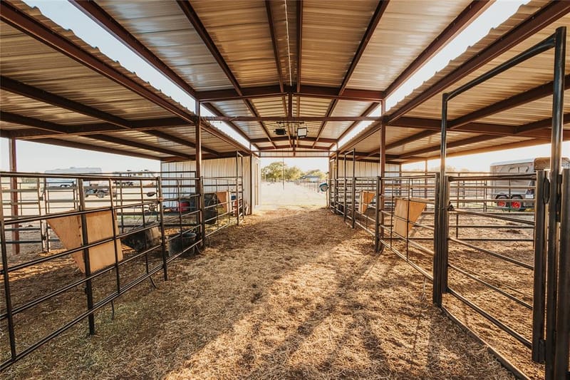 246 Hcr 1450 N, Covington TX 76636 - Photo 28