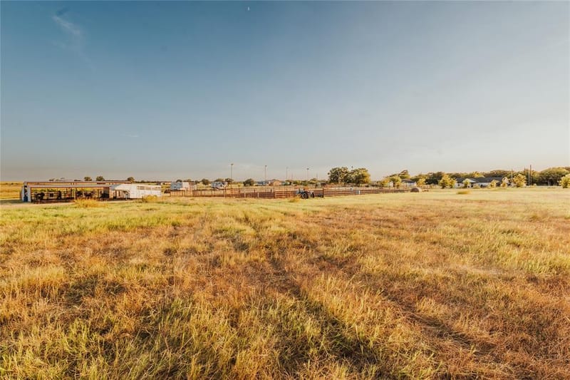 246 Hcr 1450 N, Covington TX 76636 - Photo 31