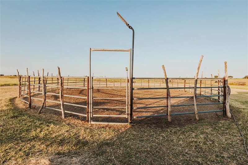 246 Hcr 1450 N, Covington TX 76636 - Photo 29