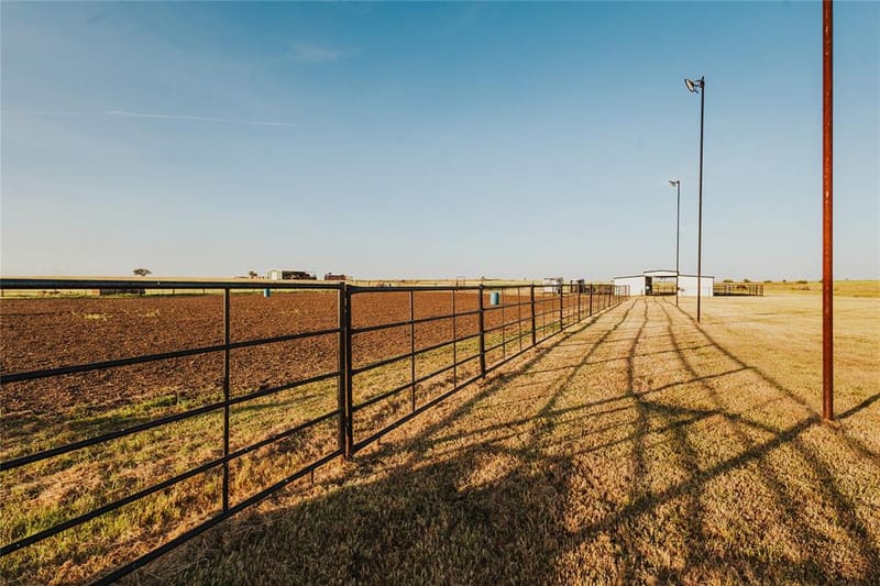 246 Hcr 1450 N, Covington TX 76636 - Photo 25
