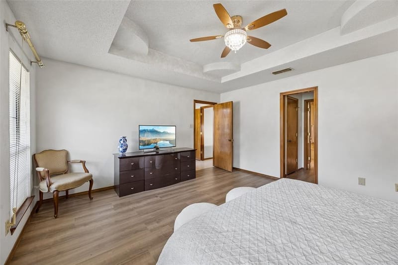 902 Briarcliff Court, Arlington TX 76012 - Photo 16