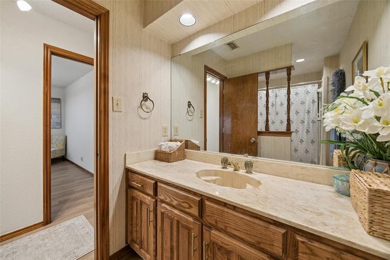 902 Briarcliff Court, Arlington TX 76012 - Photo 22