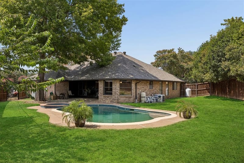 902 Briarcliff Court, Arlington TX 76012 - Photo 28