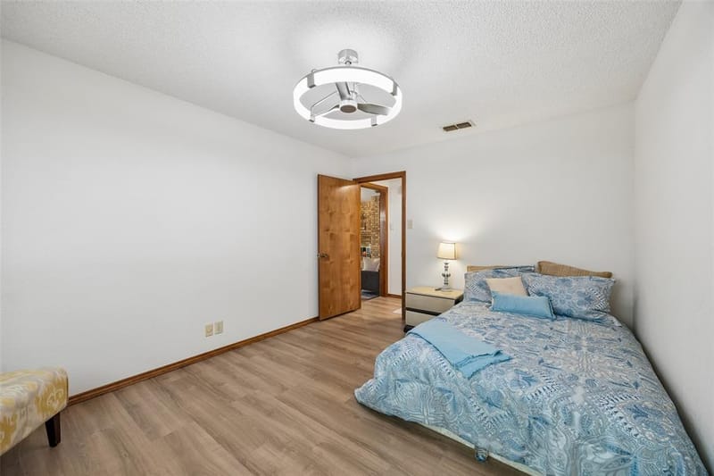 902 Briarcliff Court, Arlington TX 76012 - Photo 21