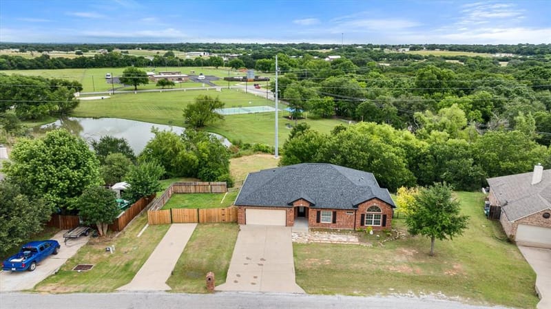 2935 Meandering Way, Granbury TX 76049