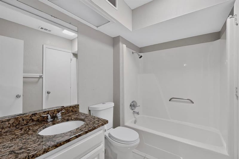1380 Green Hills Court, Duncanville TX 75137 - Photo 28
