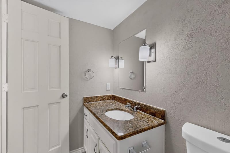 1380 Green Hills Court, Duncanville TX 75137 - Photo 20