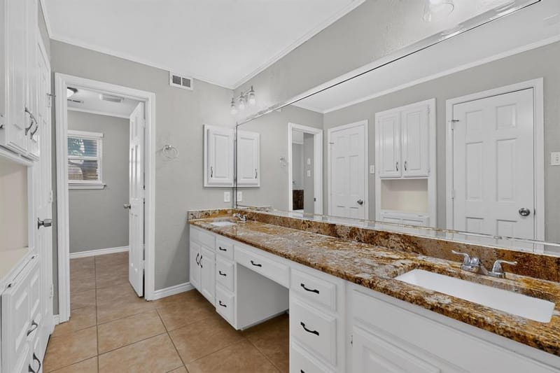 1380 Green Hills Court, Duncanville TX 75137 - Photo 24
