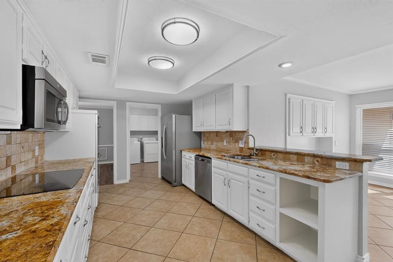 1380 Green Hills Court, Duncanville TX 75137 - Photo 15