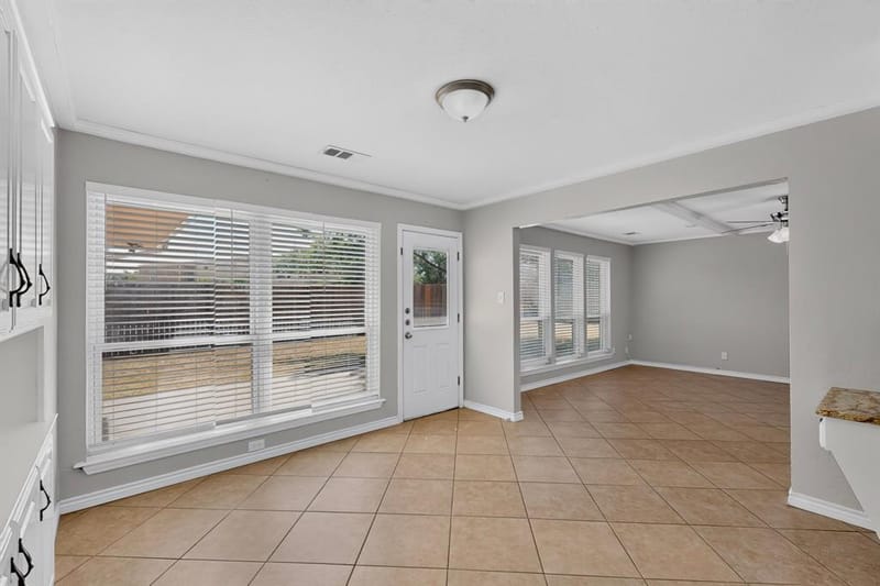 1380 Green Hills Court, Duncanville TX 75137 - Photo 11